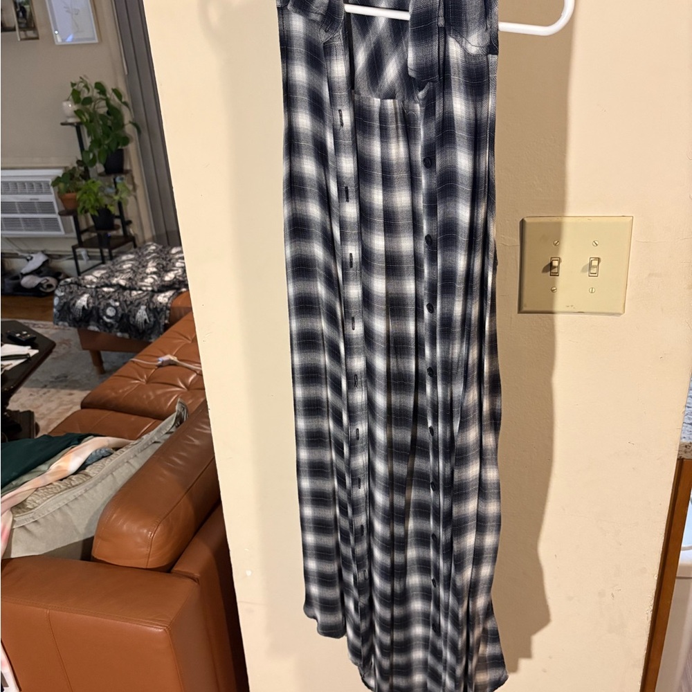 Forever 21 Navy and White Plaid Button Down Shirt